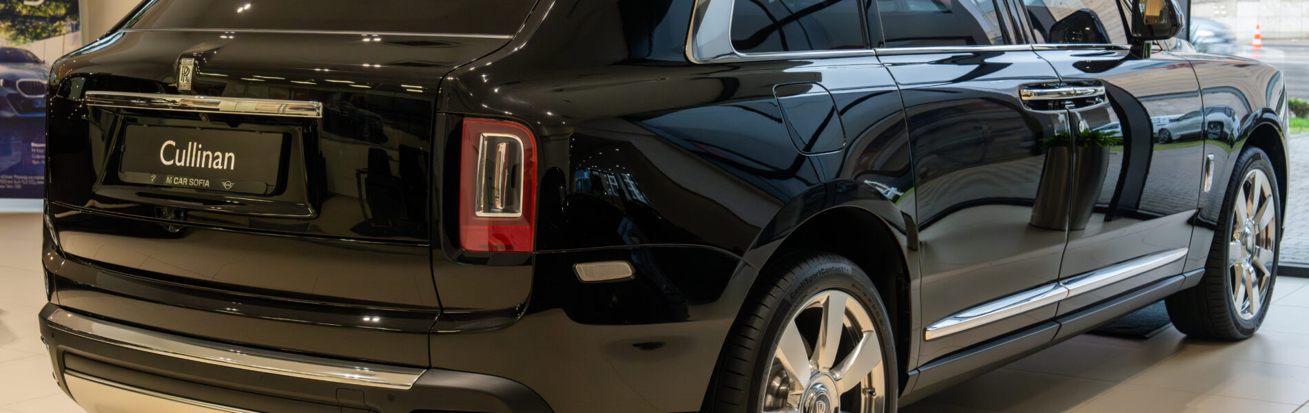 rolls-royce-cullinan-black-badge