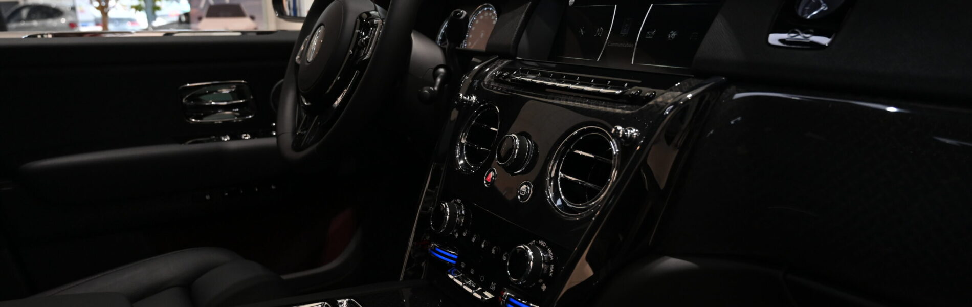 rolls-royce-cullinan-black-badge