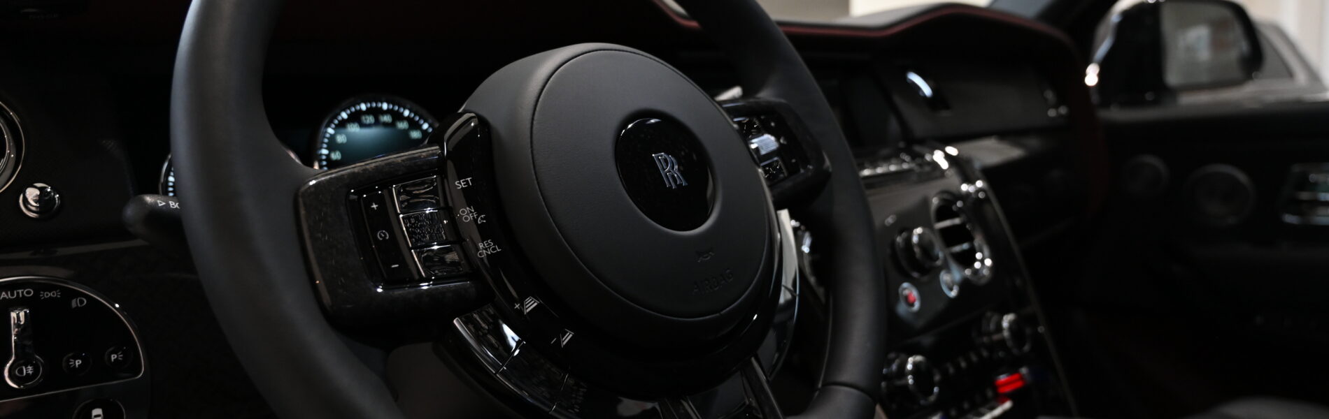 rolls-royce-cullinan-black-badge