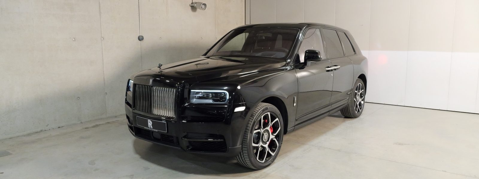 rolls-royce-cullinan-black-badge